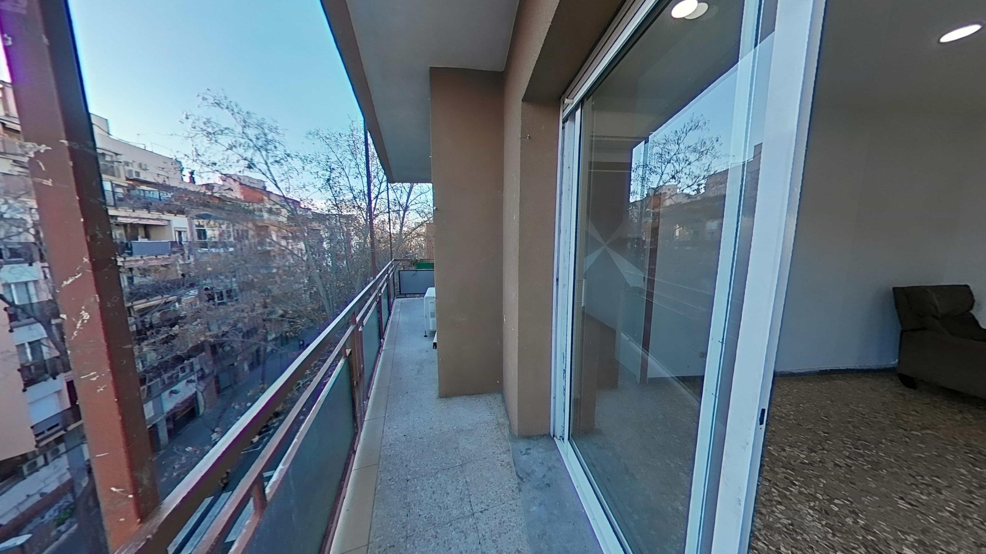 Imagen 1 Piso en venta en Barcelona / Manigua - Passeig Maragall