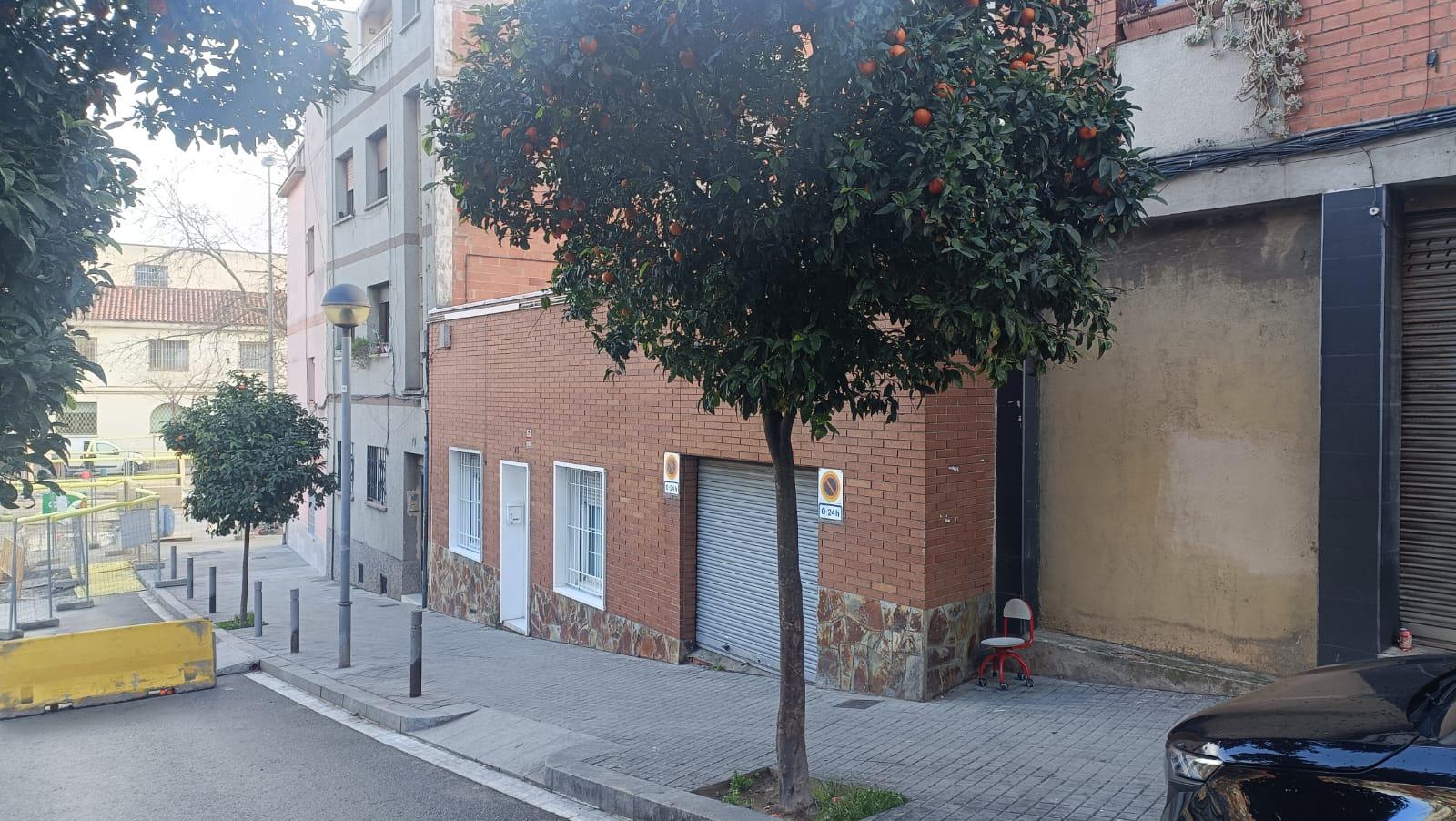 Imagen 2 Casa Pareada en venta en Barcelona / Finestrelles - Ausona
