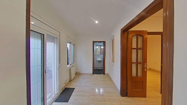 Imagen 33 Inmueble 300394 - Planta Baja en venta en Hospitalet De Llobregat (L´) / Hospitalet de Llogregat - Centro 