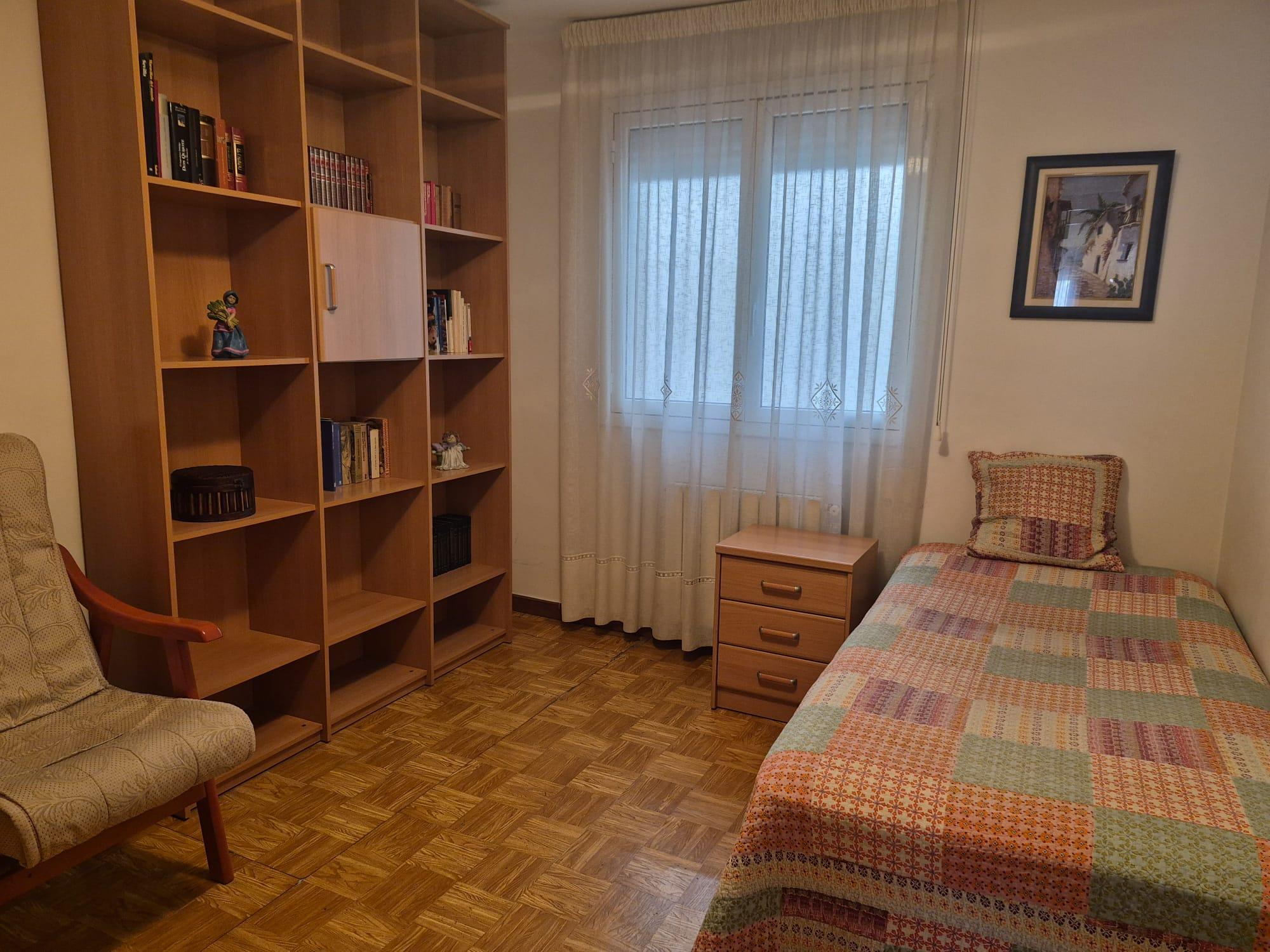 Imagen 9 Piso en venta en Santa Coloma De Gramenet / Plaça Pau Casals