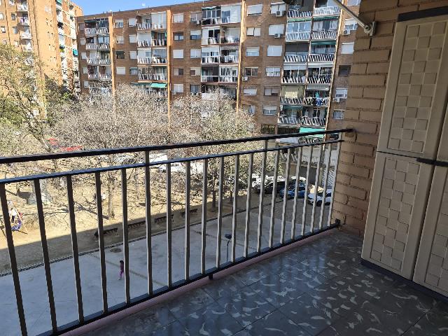 Imagen 1 Inmueble 300914 - Piso en venta en Santa Coloma De Gramenet / Plaça Pau Casals