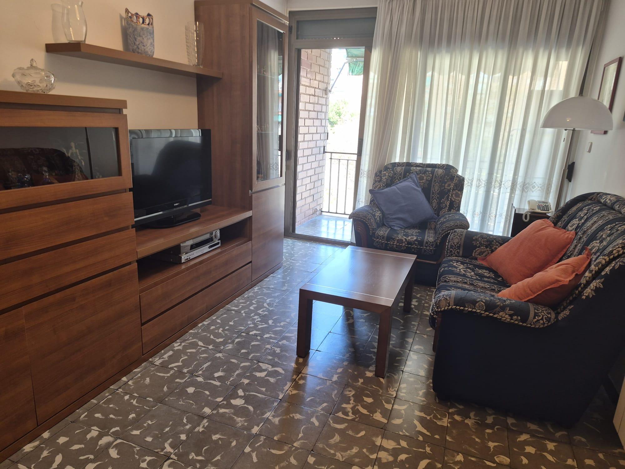 Imagen 3 Piso en venta en Santa Coloma De Gramenet / Plaça Pau Casals