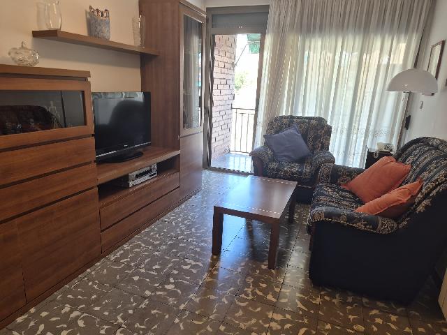 Imagen 3 Inmueble 300914 - Piso en venta en Santa Coloma De Gramenet / Plaça Pau Casals