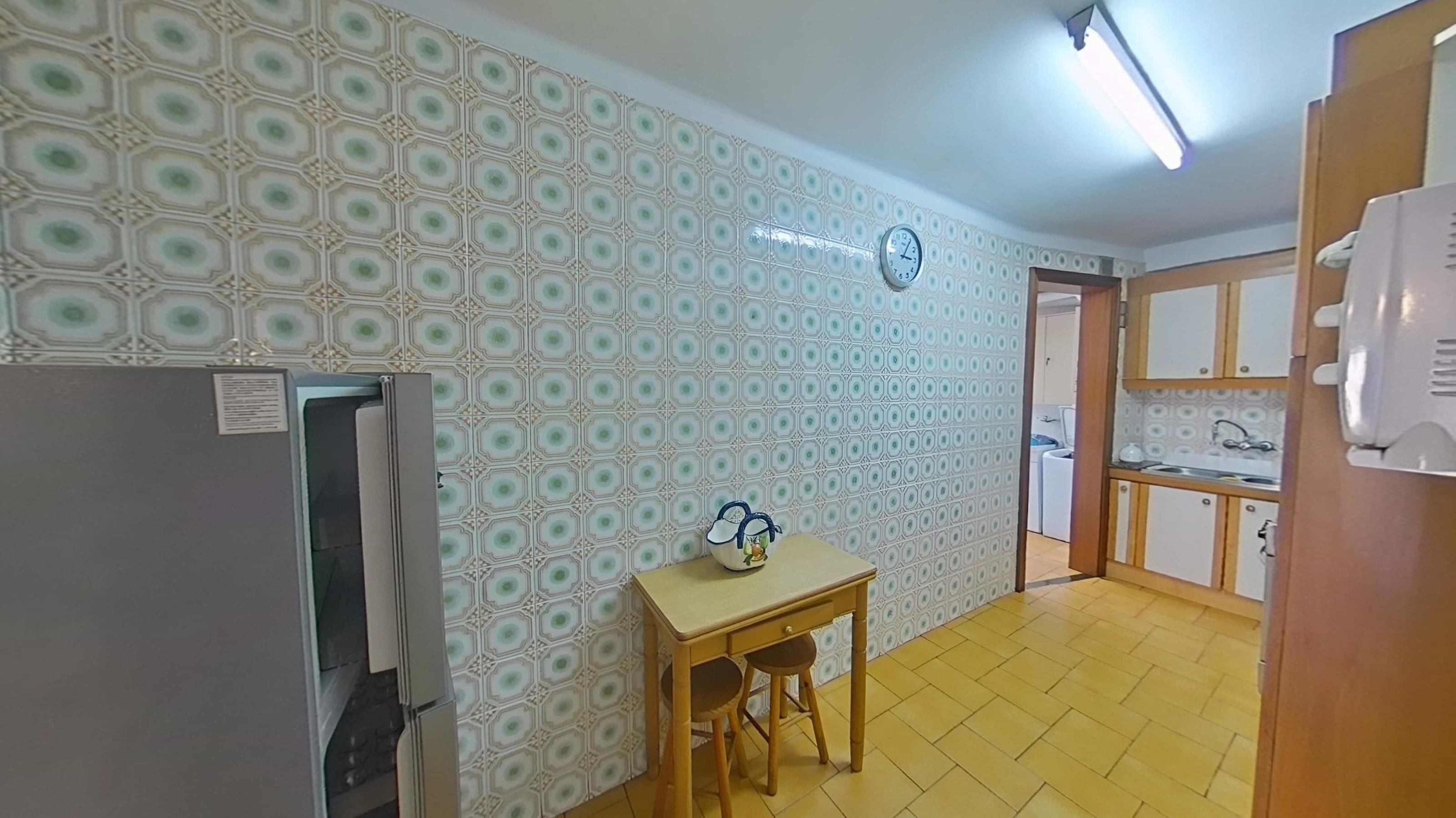 Imagen 35 Piso en venta en Santa Coloma De Gramenet / Plaça Pau Casals