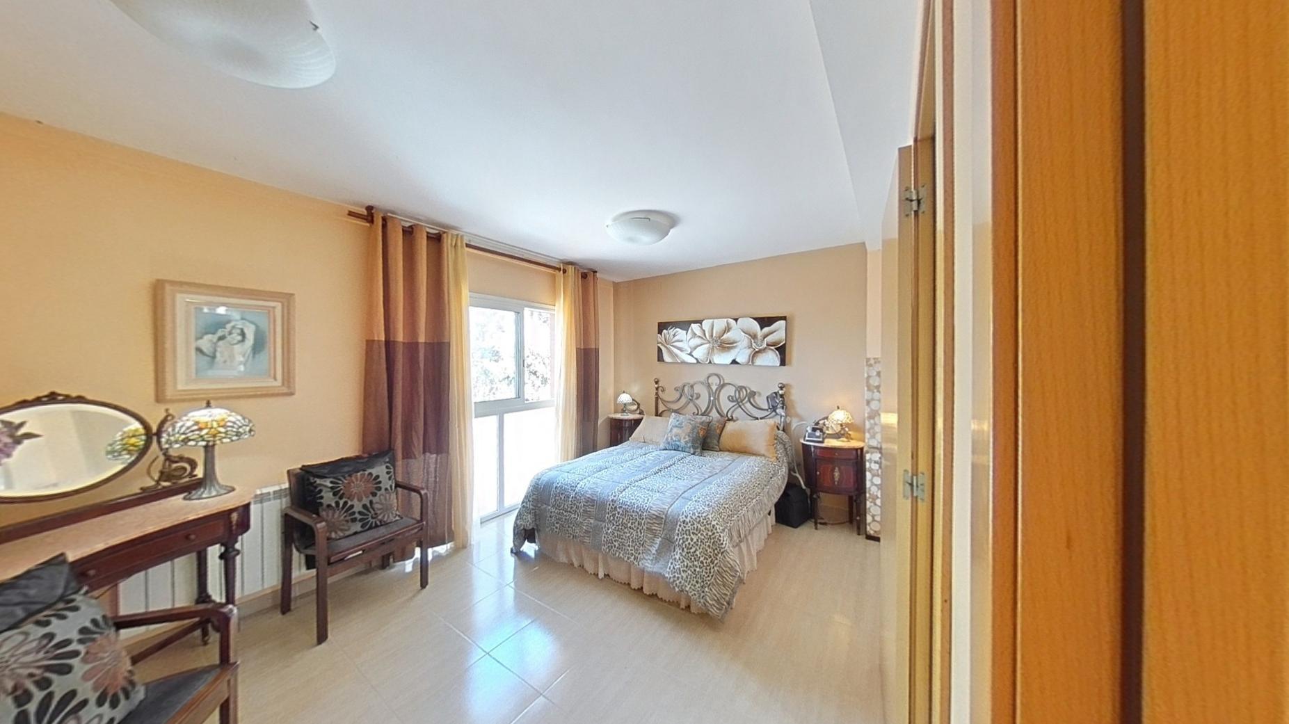 Imagen 3 Casa Pareada en venta en Piera / Junto piscina municipal