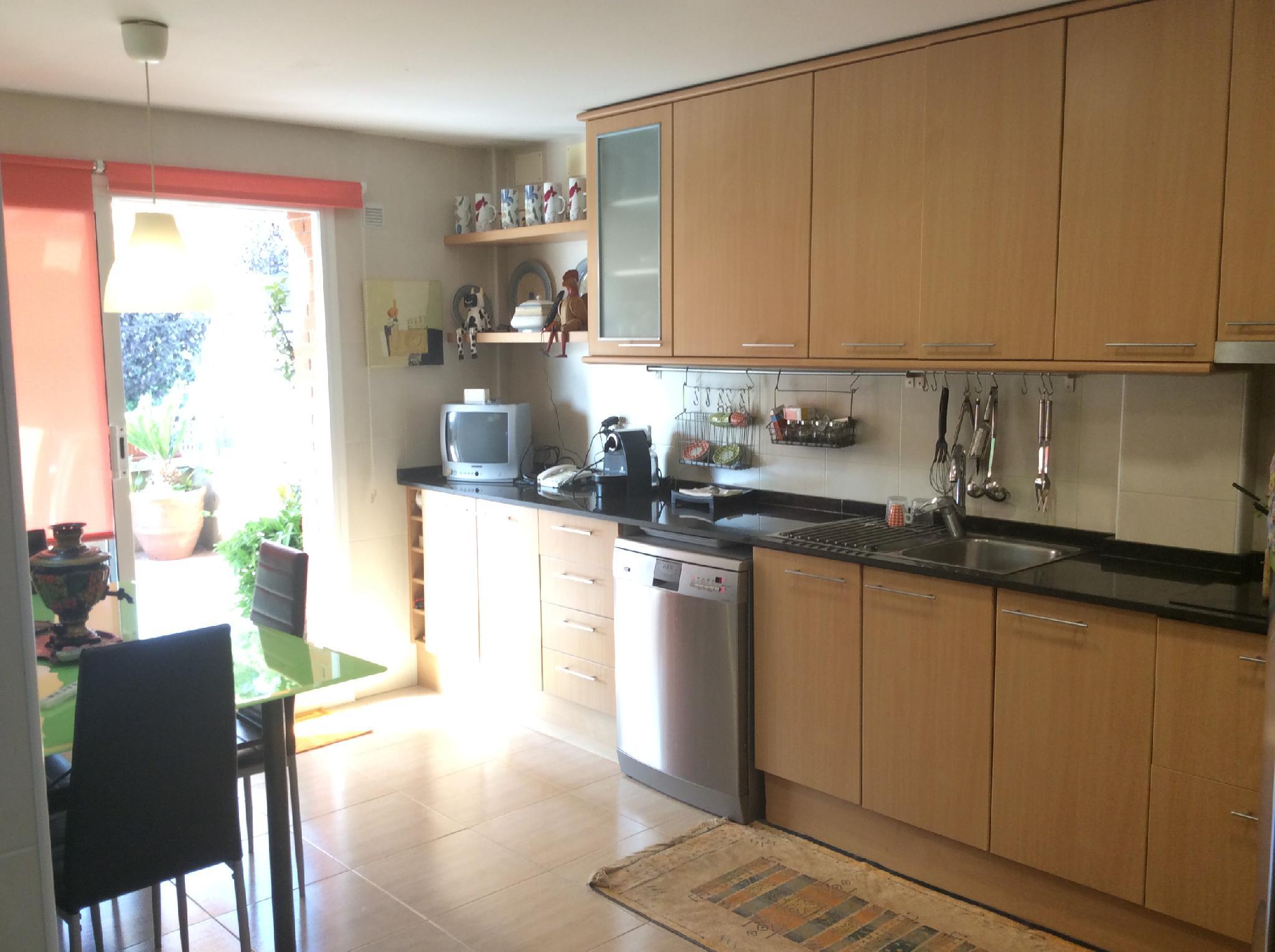 Imagen 16 Casa Pareada en venta en Piera / Junto piscina municipal