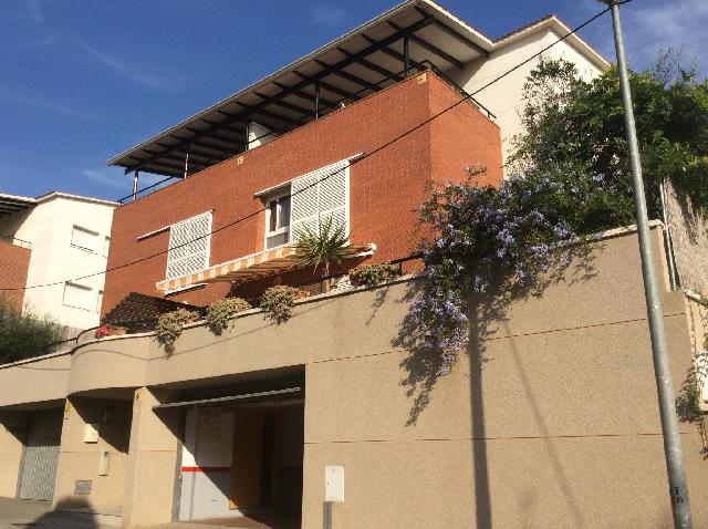 Imagen 2 Inmueble 257926 - Casa Pareada en venta en Piera / Junto piscina municipal