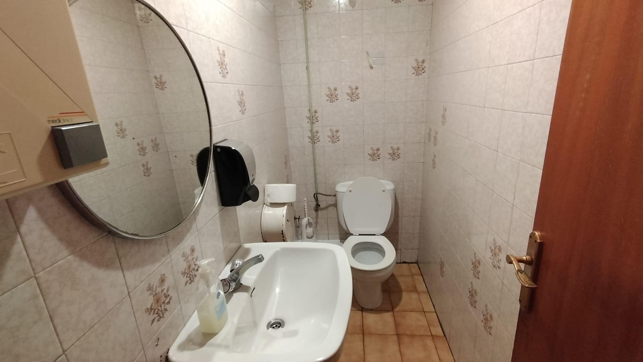 Imagen 5 Casa Adosada en venta en Sant Esteve Sesrovires /  Casco antiguo zona mercado 