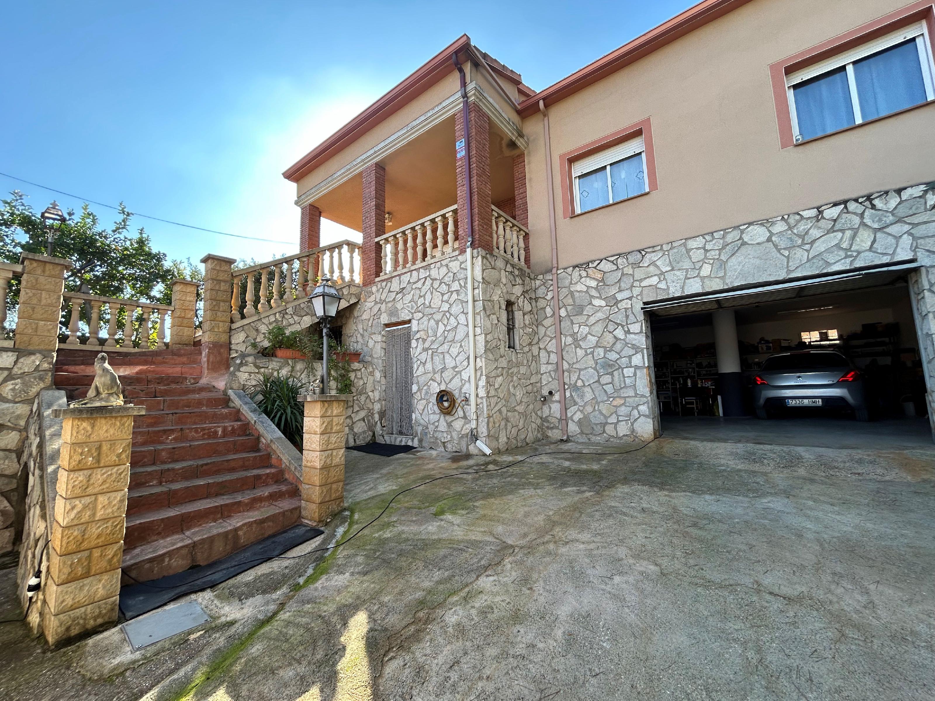 Imagen 2 Casa Aislada en venta en Piera / Urbanización Can Claramunt