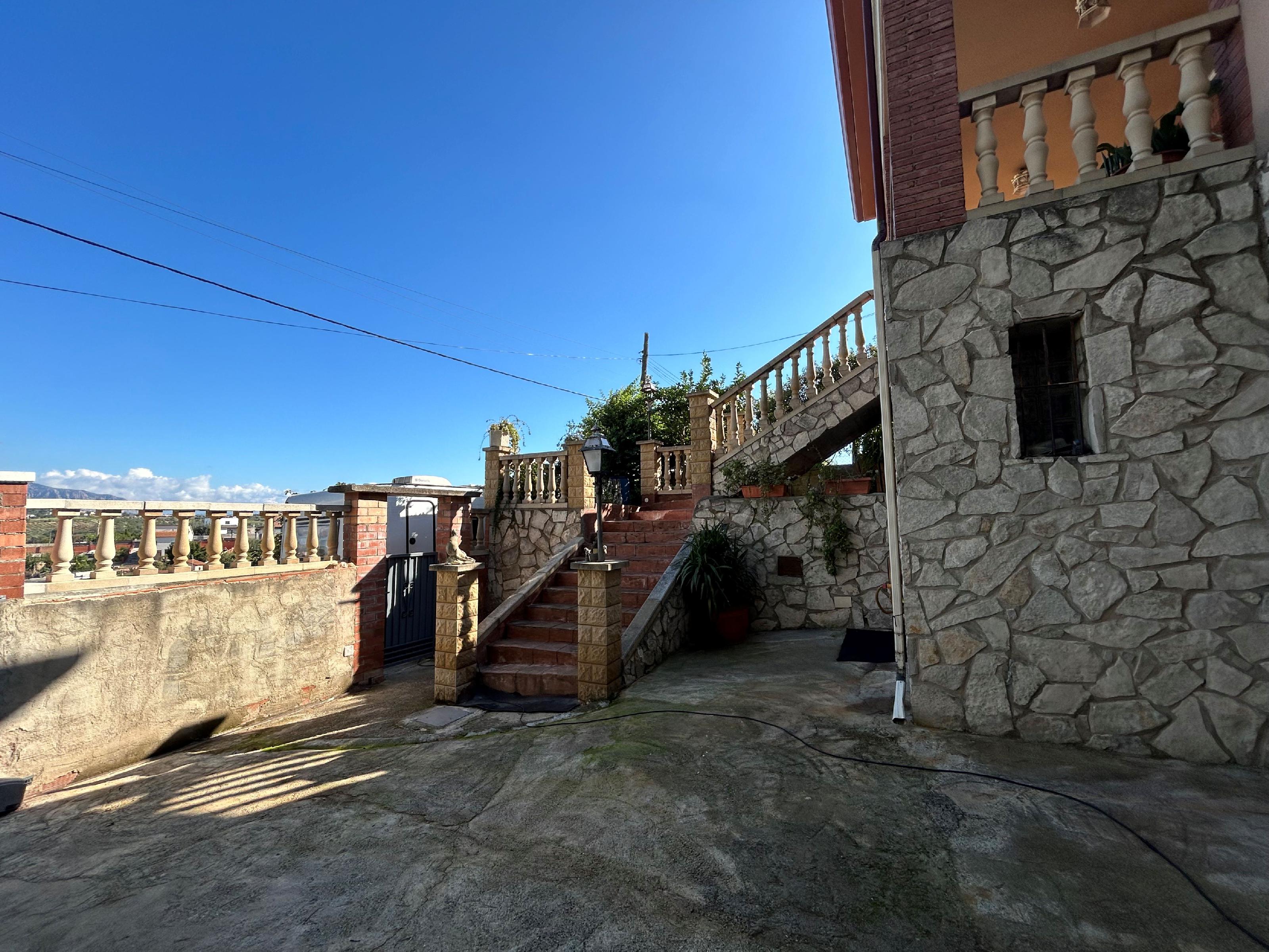 Imagen 3 Casa Aislada en venta en Piera / Urbanización Can Claramunt