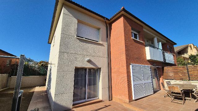 Imagen 2 Inmueble 290969 - Casa Adosada en venta en Piera / Piera, casco urbano