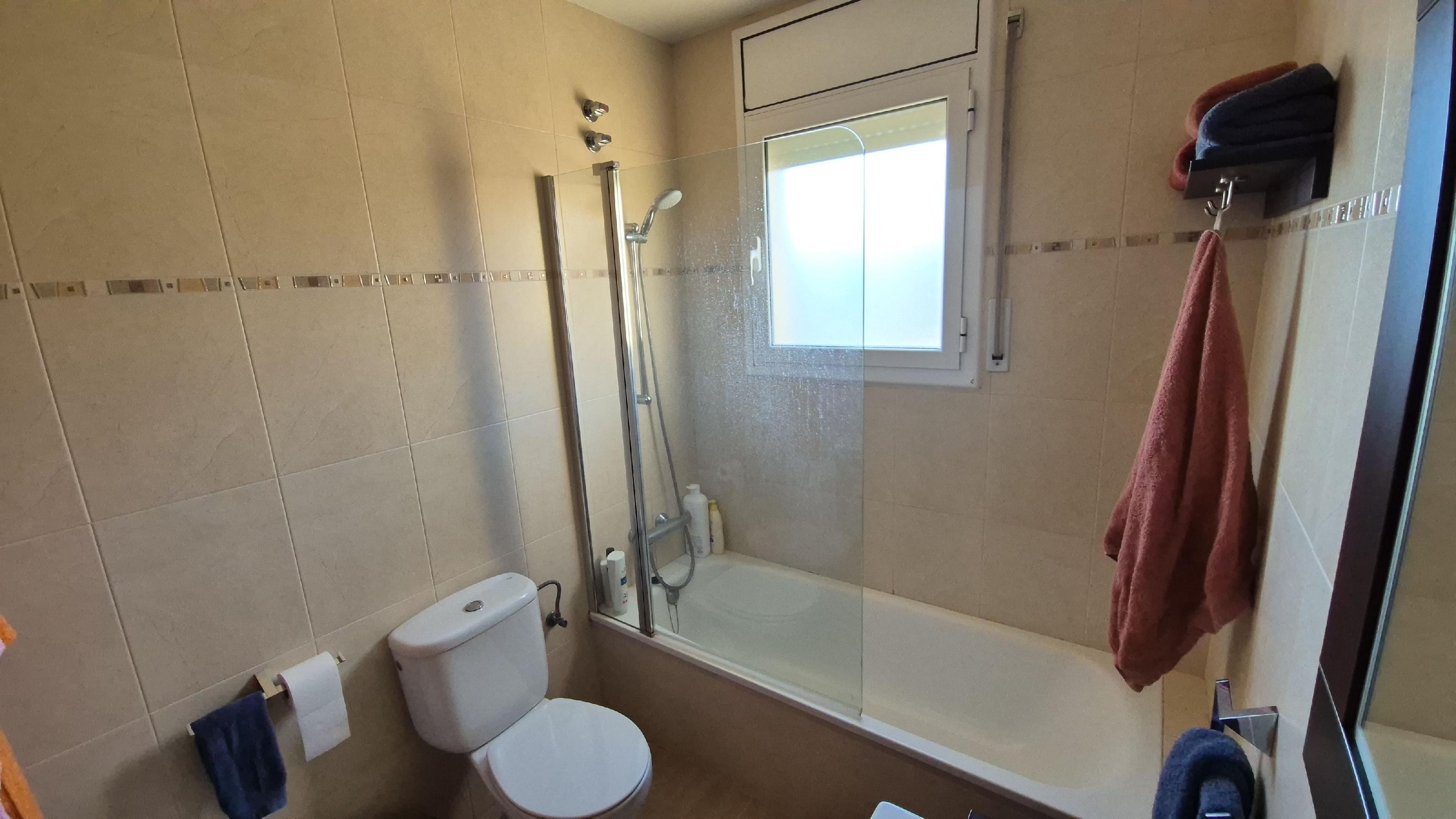 Imagen 10 Casa Adosada en venta en Piera / Piera, casco urbano