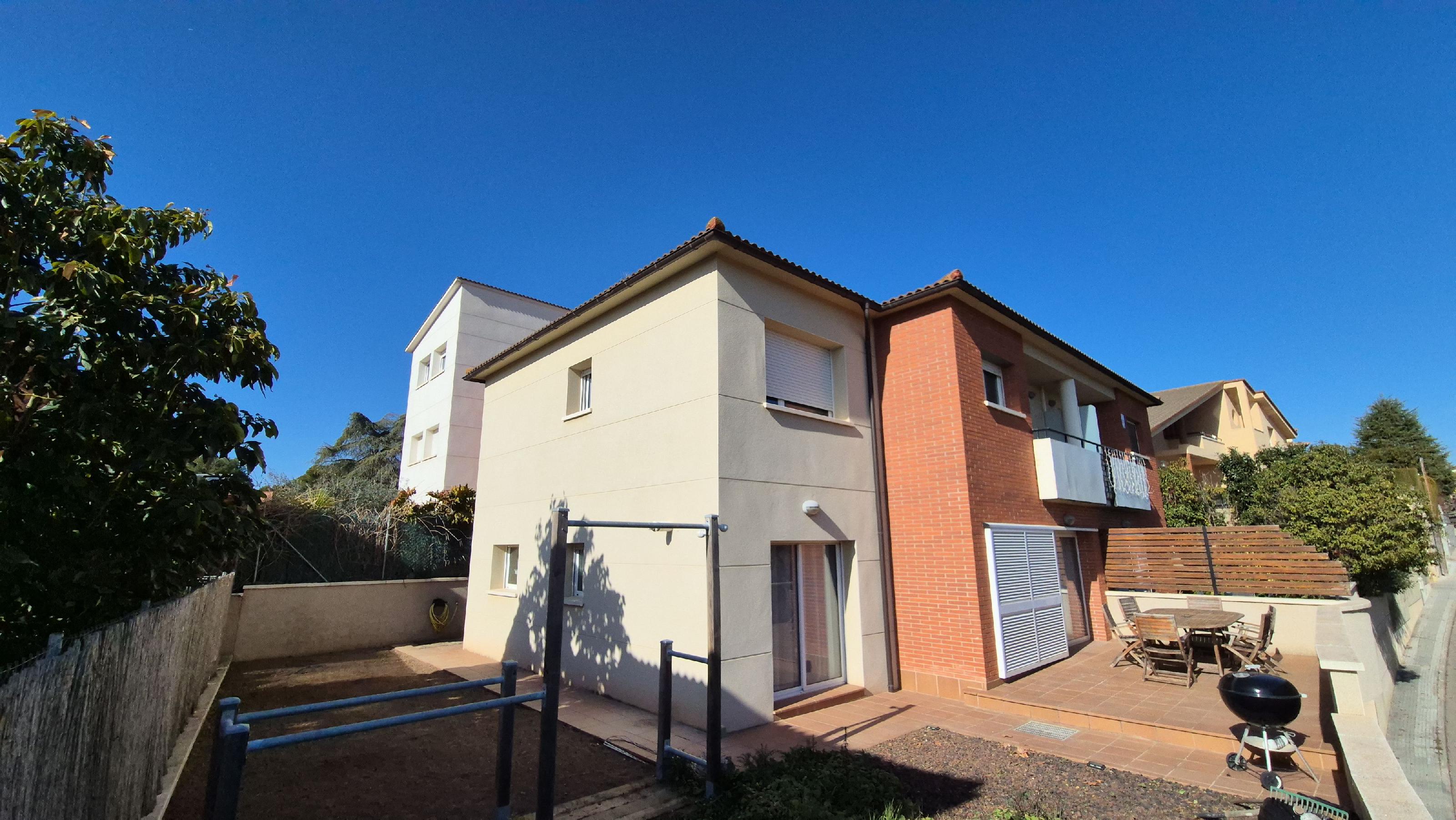 Imagen 1 Casa Adosada en venta en Piera / Piera, casco urbano