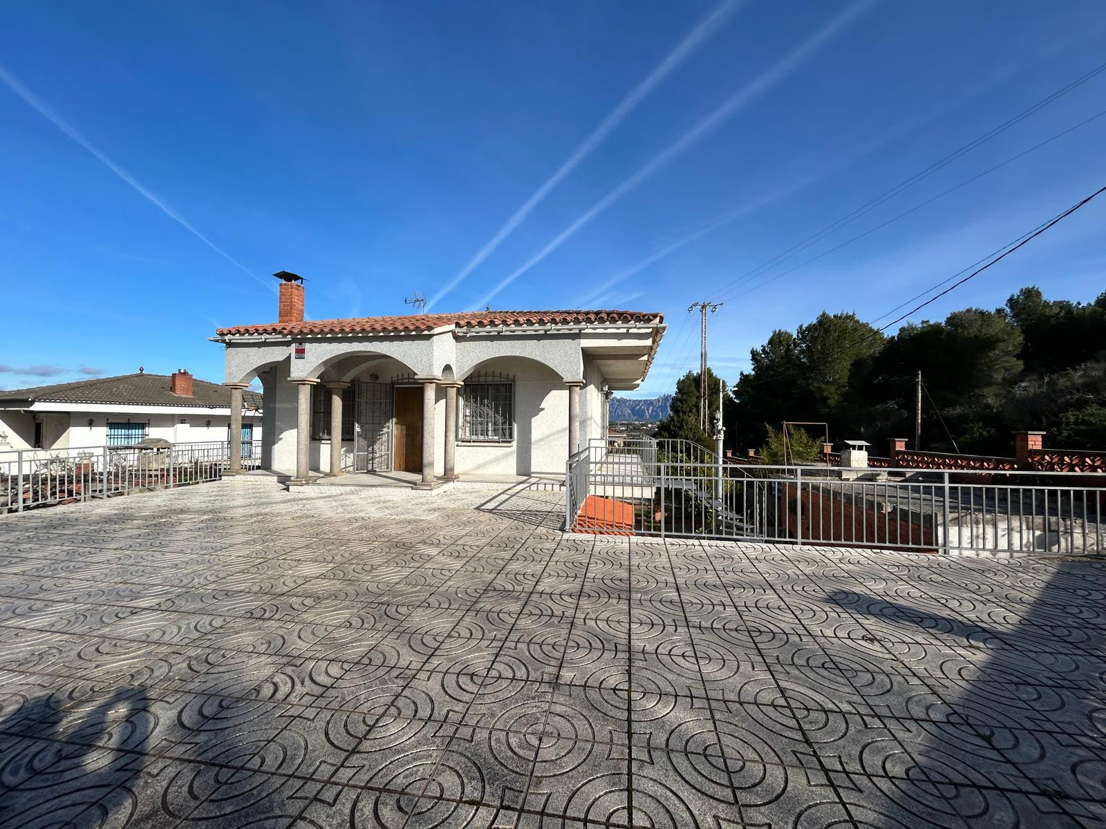 Imagen 2 Casa Aislada en venta en Piera / Urbanización Can Claramunt