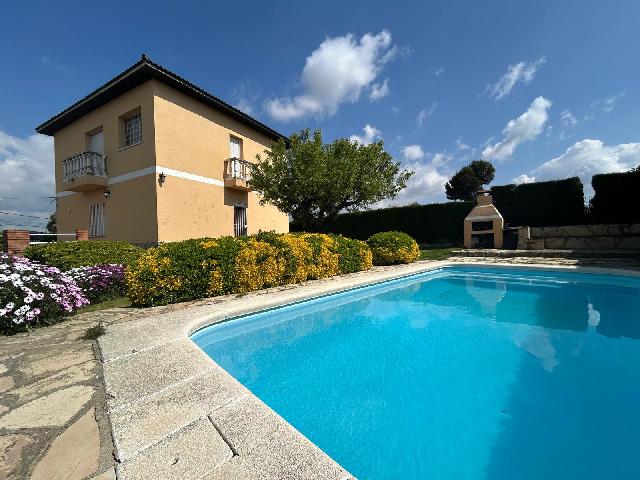 Imagen 1 Inmueble 300892 - Casa Aislada en venta en Piera /  Can Canals de Massbover 