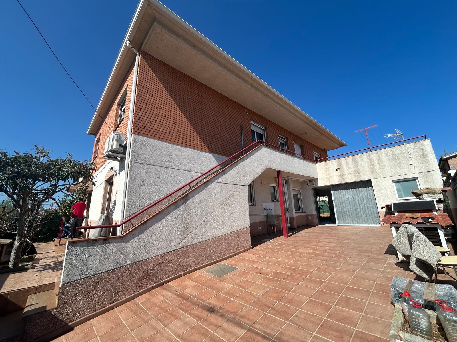 Imagen 1 Casa Aislada en venta en Piera / Residencial  La Plana 