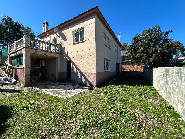 Imagen 1 Inmueble 301357 - Casa Aislada en venta en Torre De Claramunt (La) / Urbanización Pinedas D´Armengol