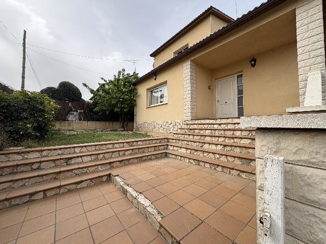 Imagen 2 Inmueble 302112 - Casa Aislada en venta en Masquefa / Urbanización Can Parellada 