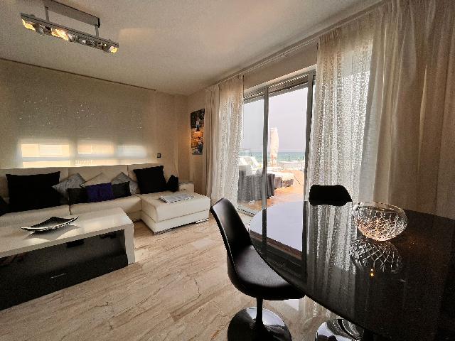 Imagen 9 Inmueble 282879 - Casa en venta en Daimús / En primera línea de la playa de Daimuz