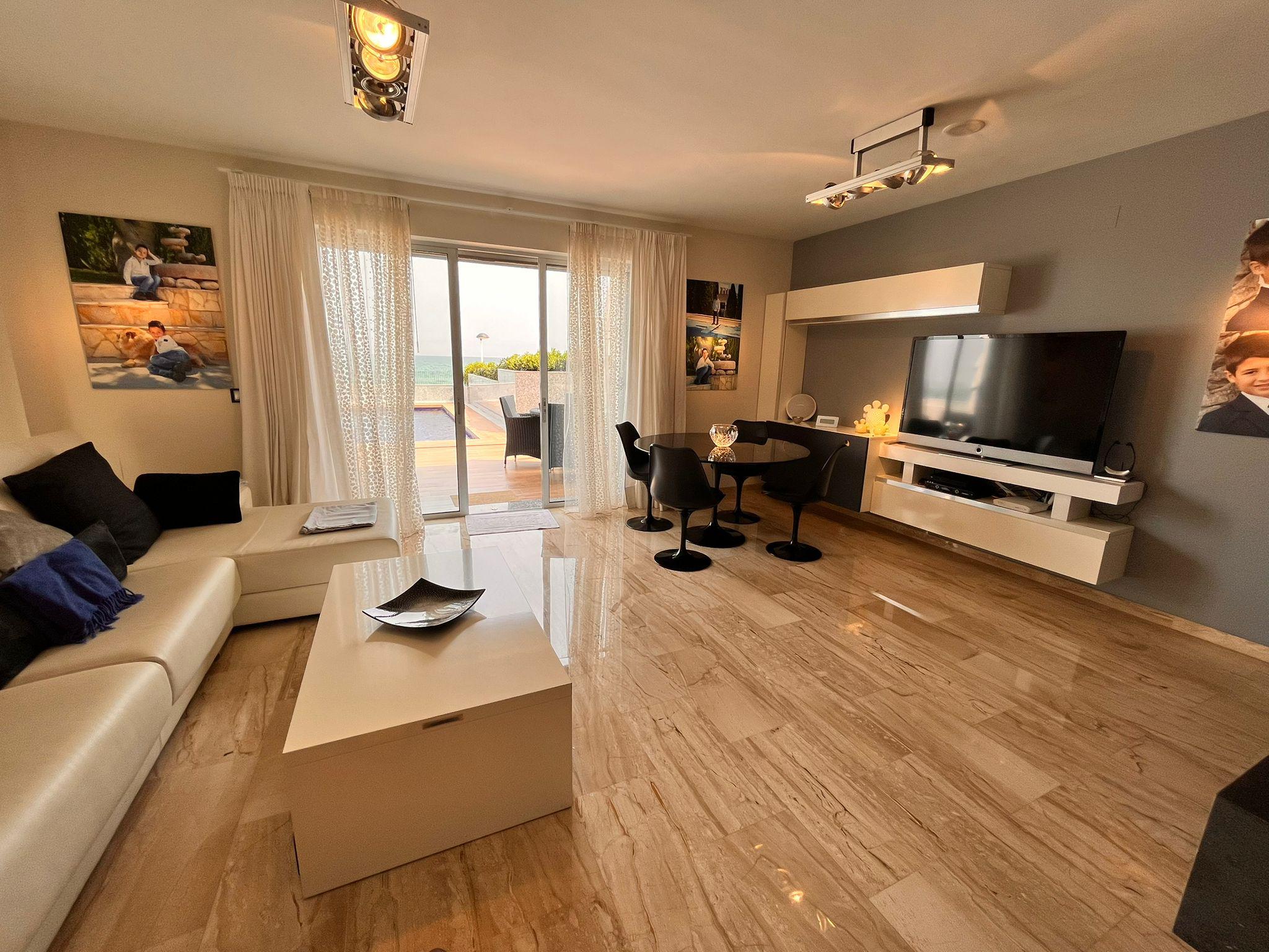 Imagen 7 Casa en venta en Daimús / En primera línea de la playa de Daimuz