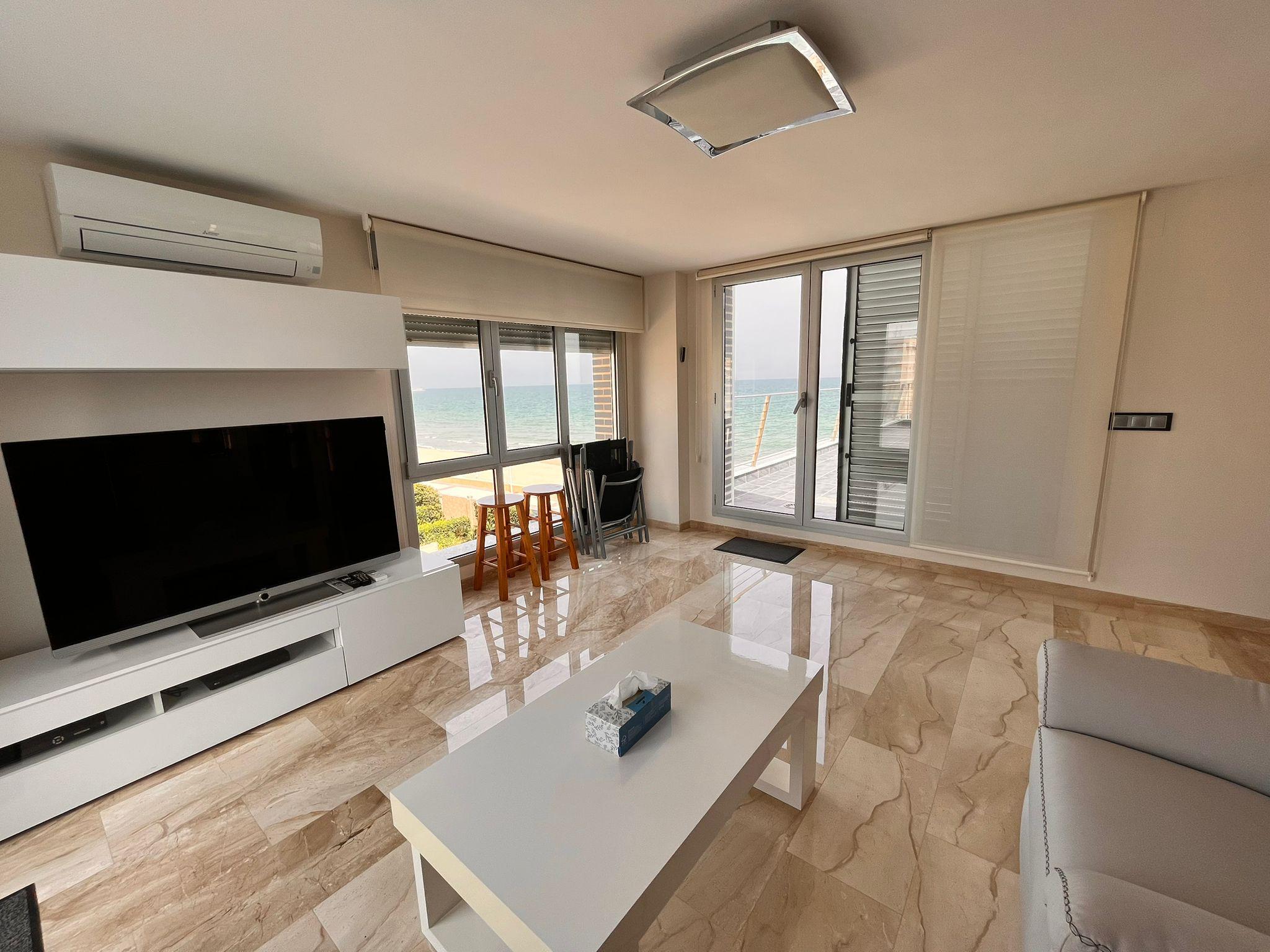 Imagen 2 Casa en venta en Daimús / En primera línea de la playa de Daimuz