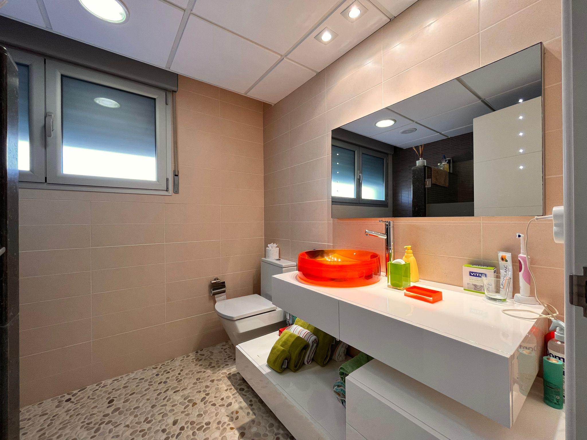 Imagen 22 Casa en venta en Daimús / En primera línea de la playa de Daimuz