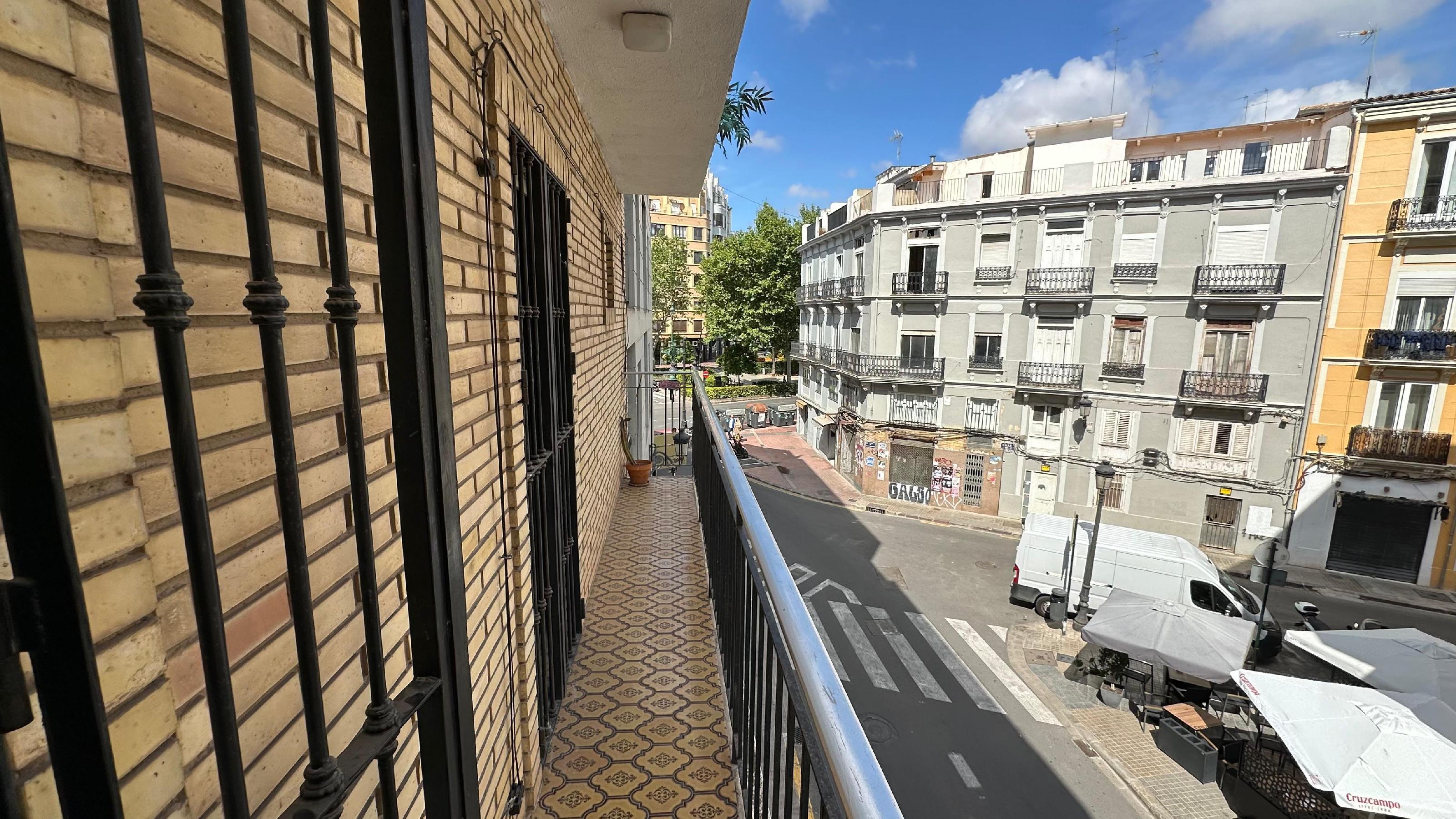 Imagen 1 Piso en venta en Valencia / Próxima a la plaza de Rojas Clemente