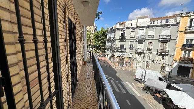 Imagen 1 Inmueble 293368 - Piso en venta en Valencia / Próxima a la plaza de Rojas Clemente