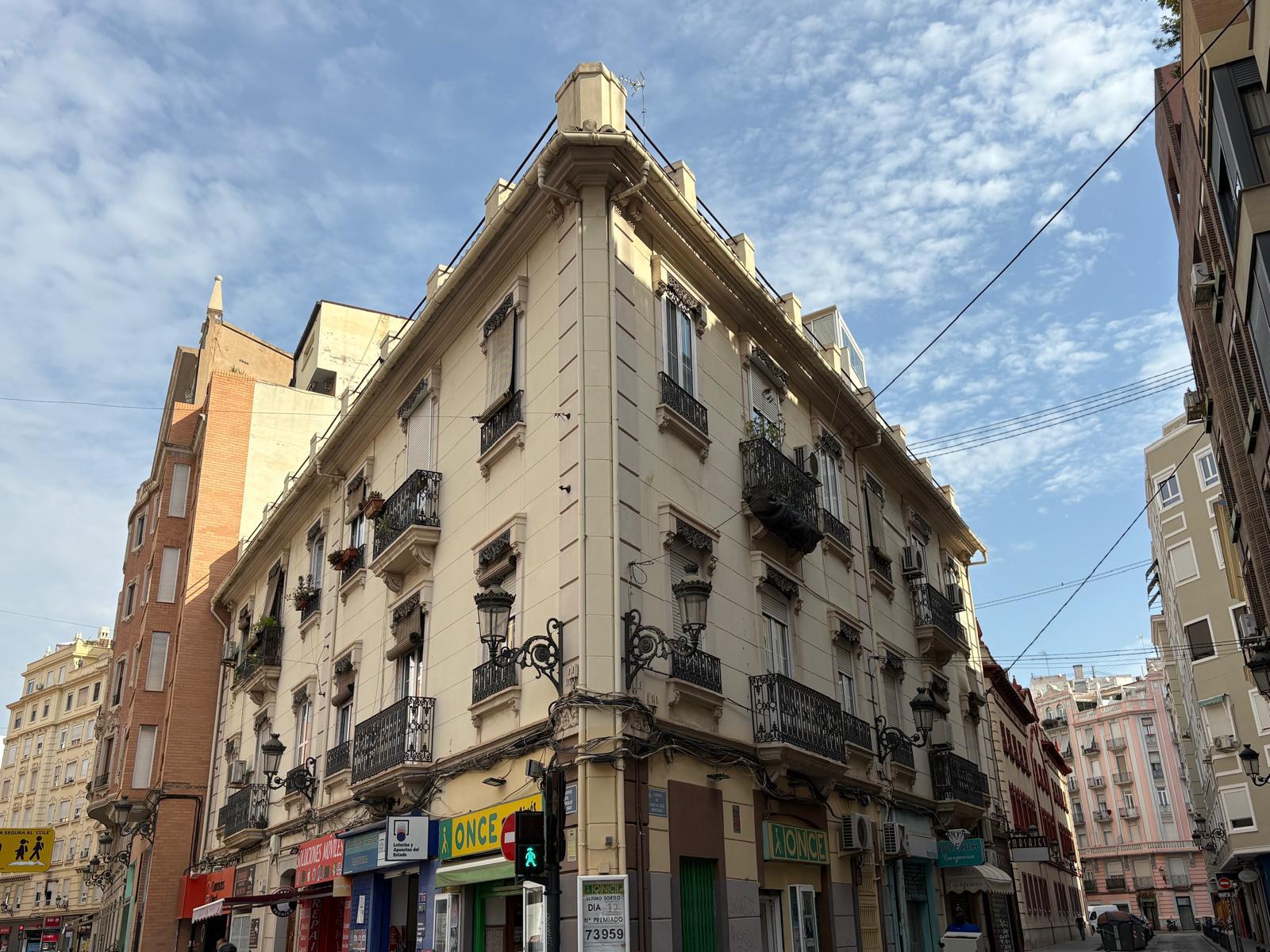 Imagen 1 Piso en venta en Valencia / Junto al Mercado de Ruzafa