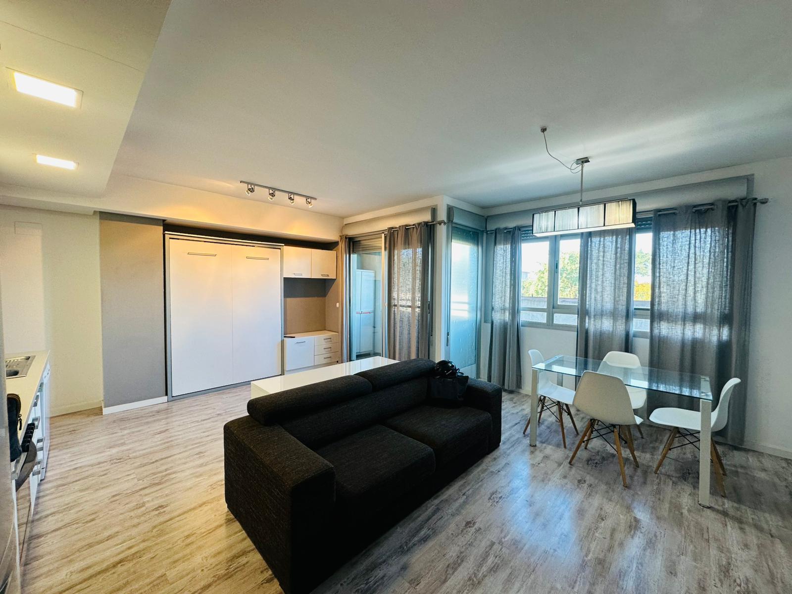 Imagen 1 Piso en venta en Valencia / Próximo a la parada de metro Machado