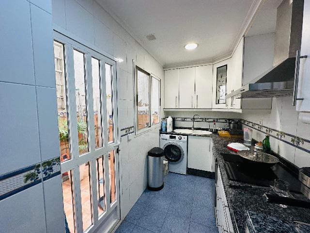 Imagen 4 Inmueble 299405 - Casa en venta en Valencia / A un paso de la Plaza Armada Española