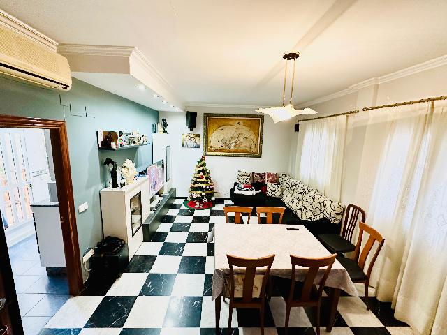 Imagen 1 Inmueble 299405 - Casa en venta en Valencia / A un paso de la Plaza Armada Española