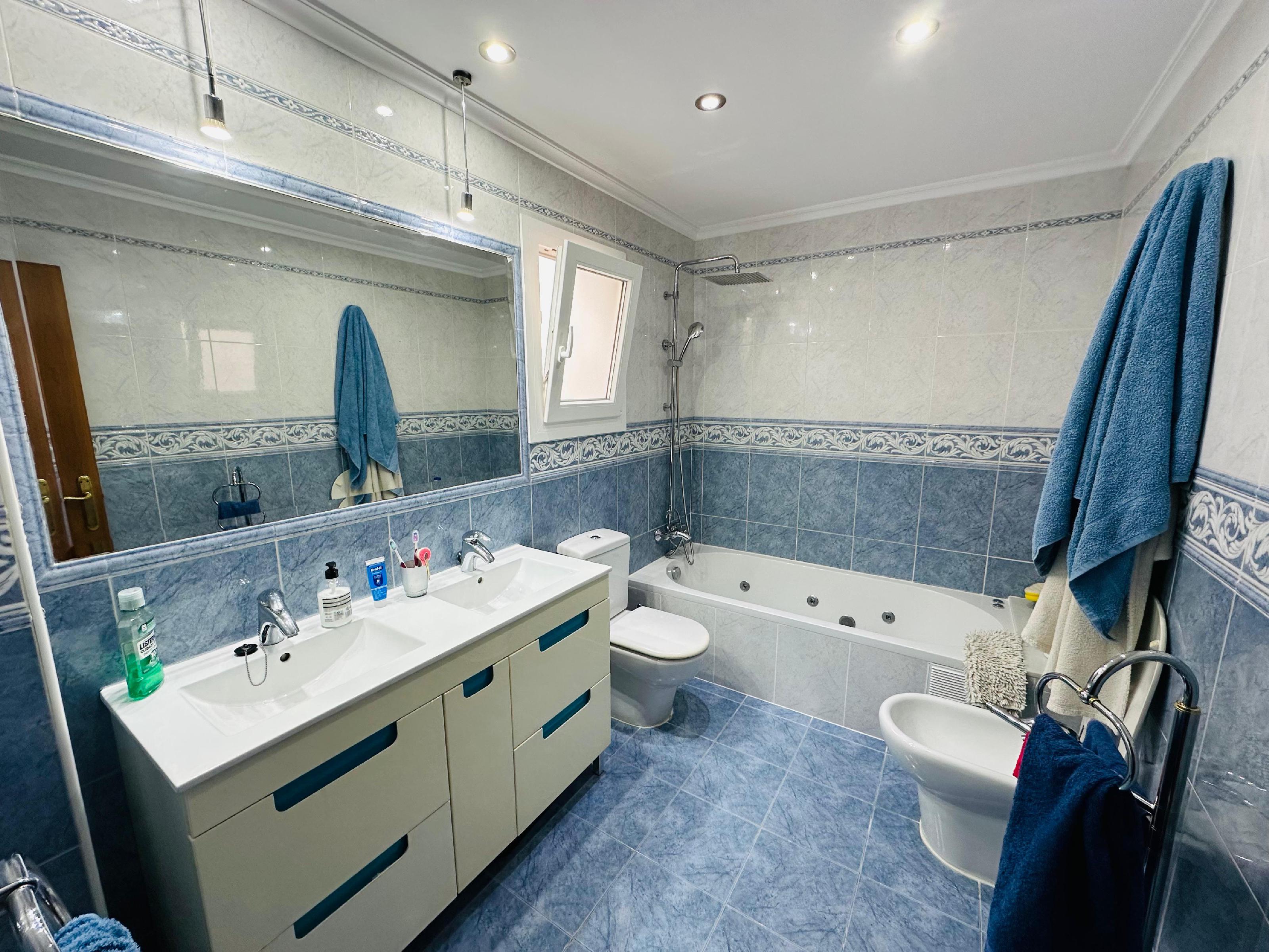 Imagen 3 Casa en venta en Valencia / A un paso de la Plaza Armada Española