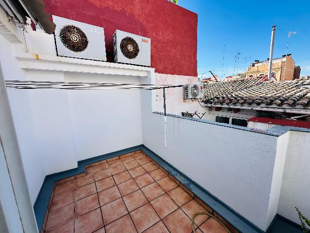 Imagen 2 Inmueble 299405 - Casa en venta en Valencia / A un paso de la Plaza Armada Española