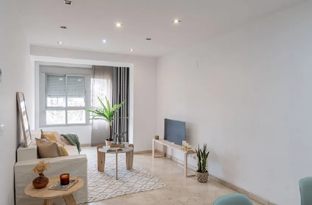 Imagen 1 Inmueble 300067 - Piso en venta en Valencia / Próxima al Hospital Arnau de Vilanova