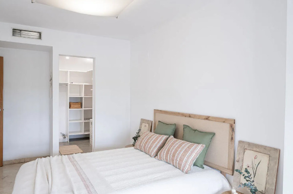 Imagen 3 Inmueble 300067 - Piso en venta en Valencia / Próxima al Hospital Arnau de Vilanova