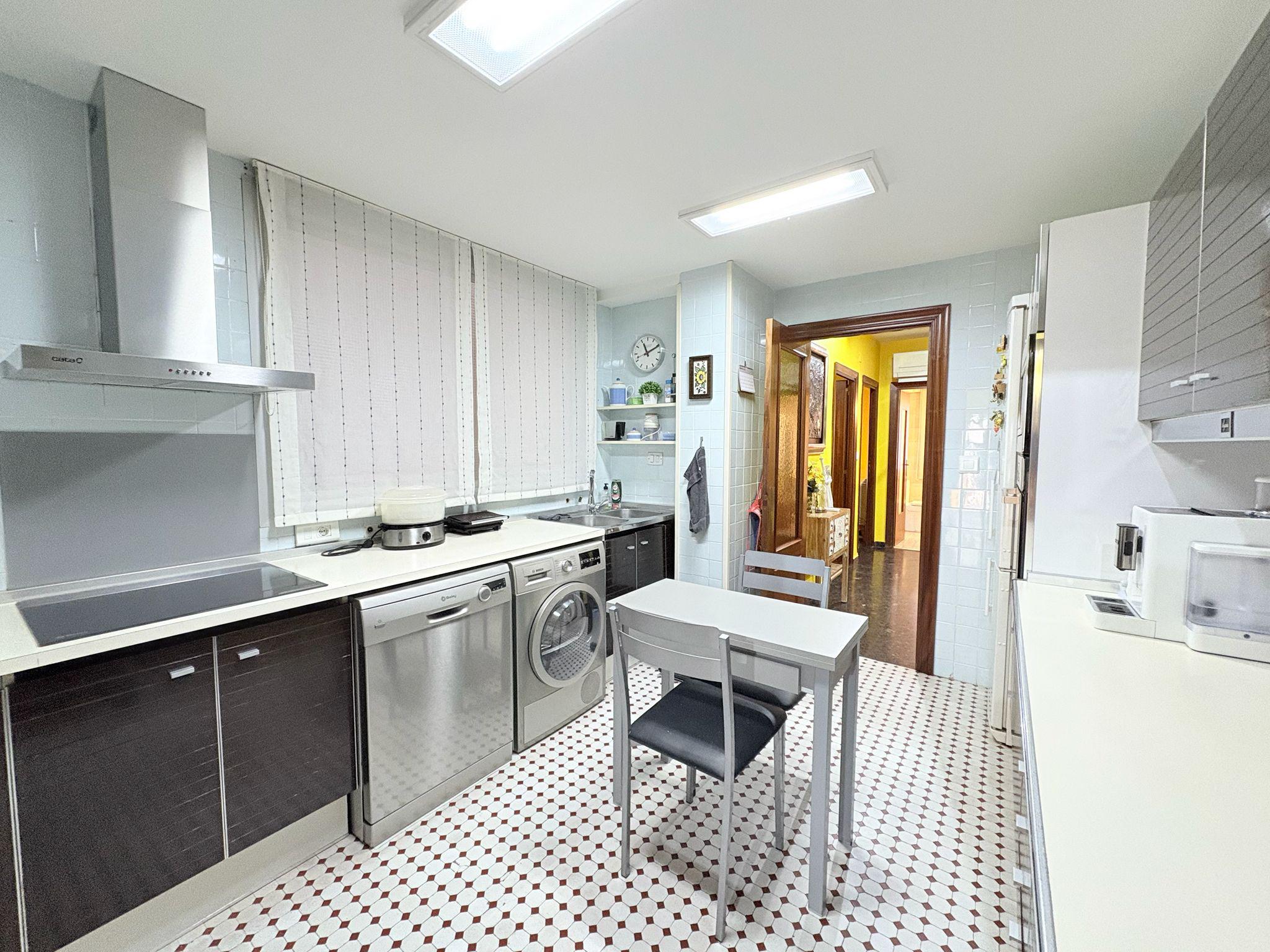 Imagen 1 Piso en venta en Valencia / Junto Plaza de España