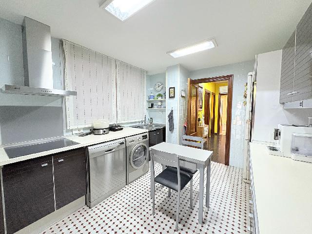 Imagen 1 Inmueble 300137 - Piso en venta en Valencia / Junto Plaza de España