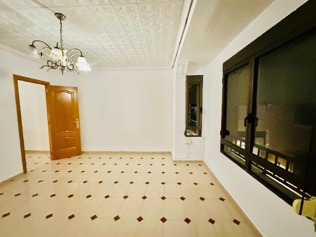 Imagen 3 Inmueble 300479 - Piso en venta en Valencia / Próxima a la Marina de Valencia y playas de la ciudad