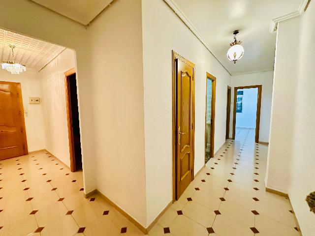 Imagen 4 Inmueble 300479 - Piso en venta en Valencia / Próxima a la Marina de Valencia y playas de la ciudad