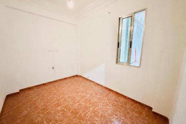 Imagen 3 Inmueble 300642 - Piso en venta en Valencia / Próxima al Palau de la Música