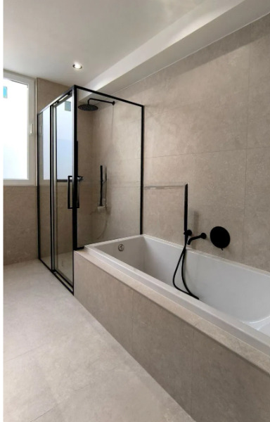 Imagen 5 Piso en venta en Valencia / Próxima al Hospital Universitario Doctor Peset