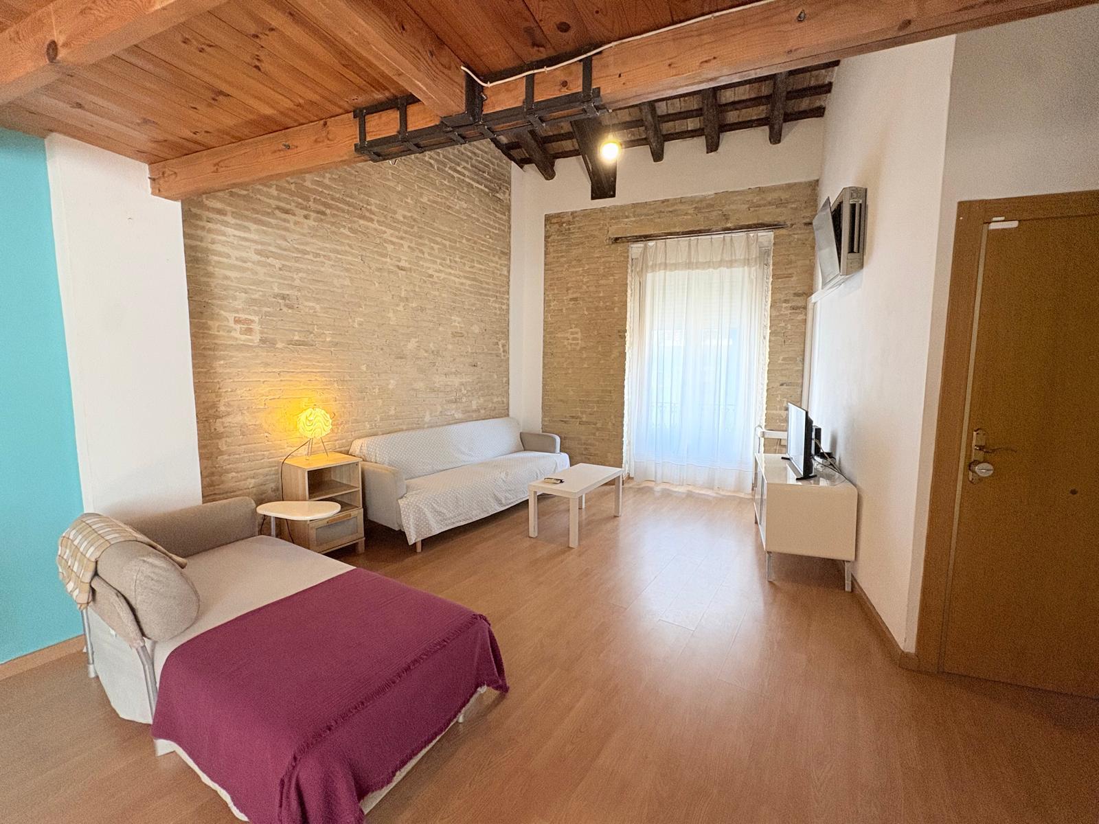 Imagen 1 Piso en venta en Valencia / Junto al Mercado de Ruzafa