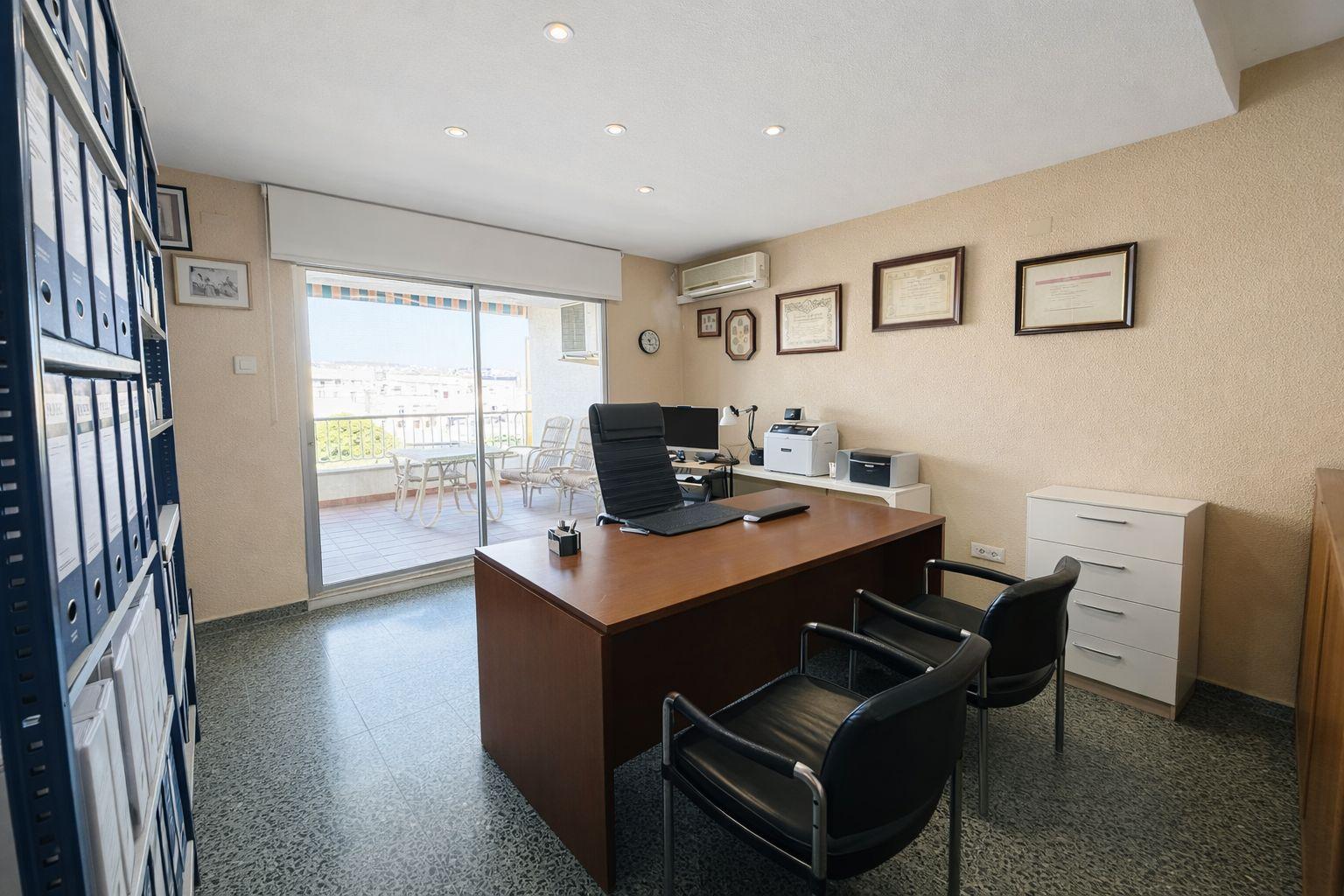 Imagen 25 Piso en venta en Valencia / Junto a las Torres de Quart