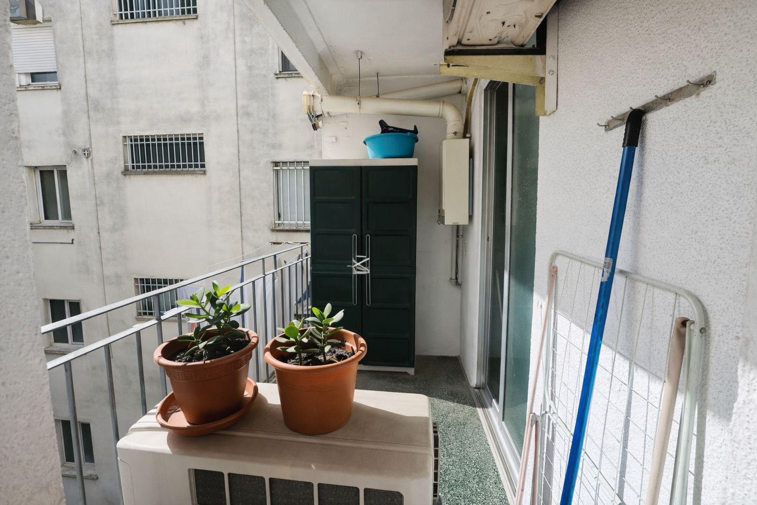 Imagen 11 Piso en venta en Valencia / Junto a las Torres de Quart
