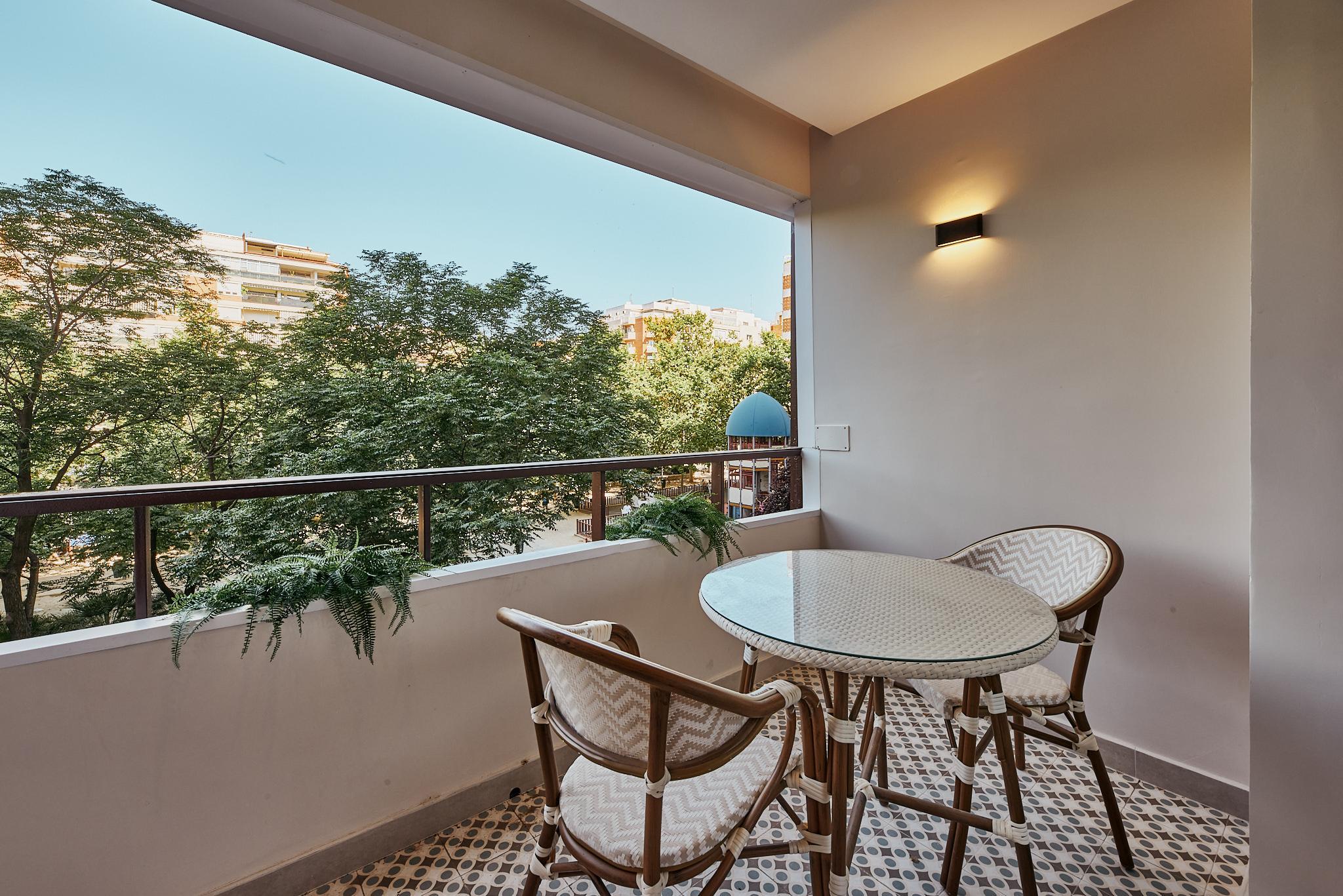 Imagen 4 Piso en venta en Madrid / Esquina con Juan Bravo.