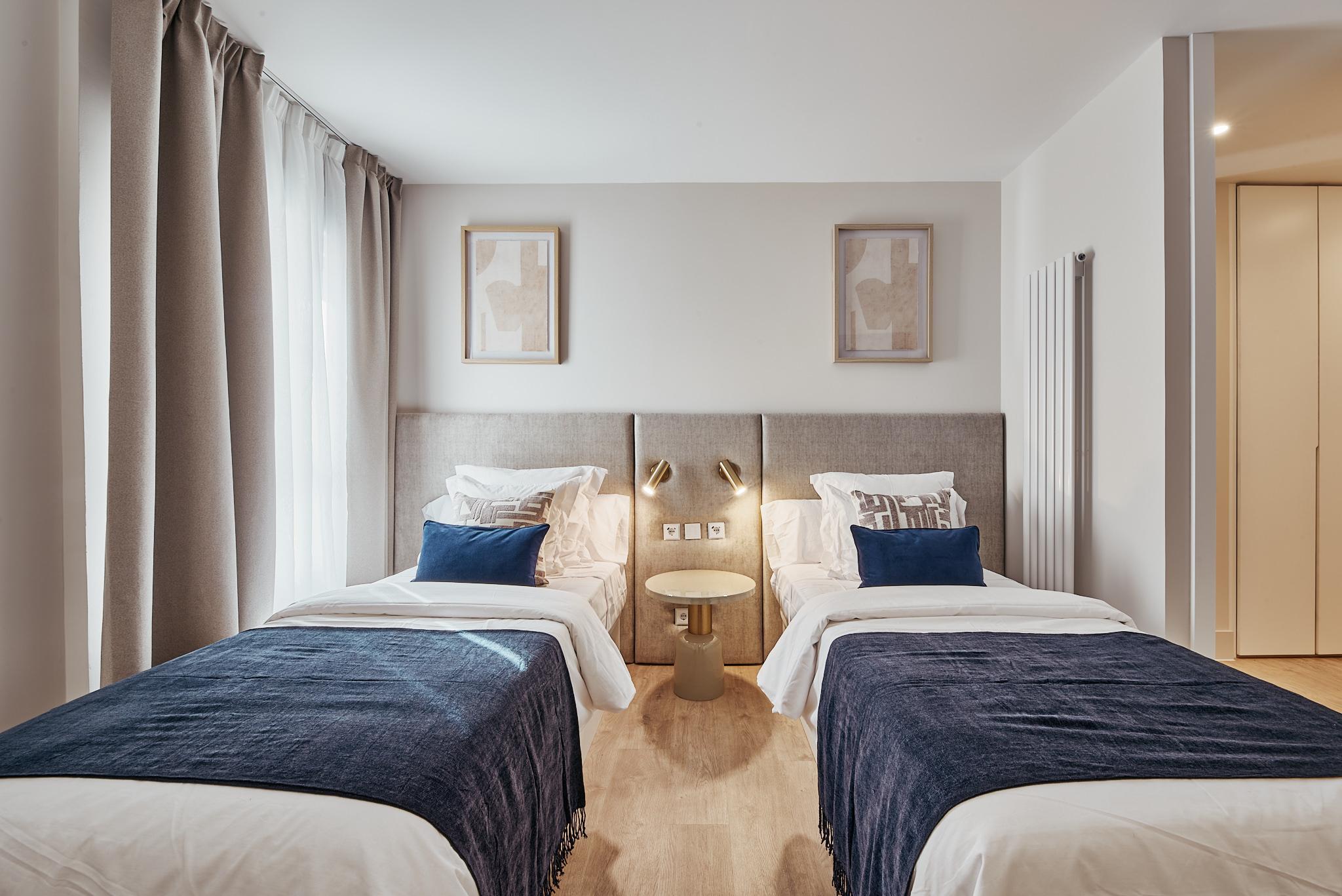 Imagen 31 Piso en venta en Madrid / Esquina con General Pardiñas.