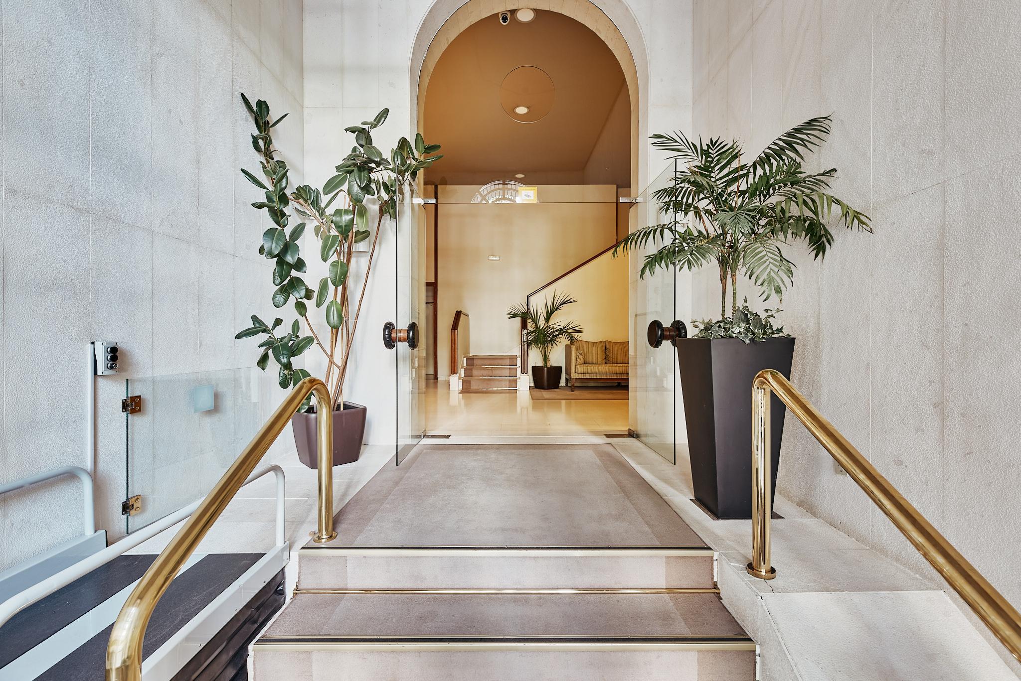 Imagen 35 Piso en venta en Madrid / Esquina con General Pardiñas.