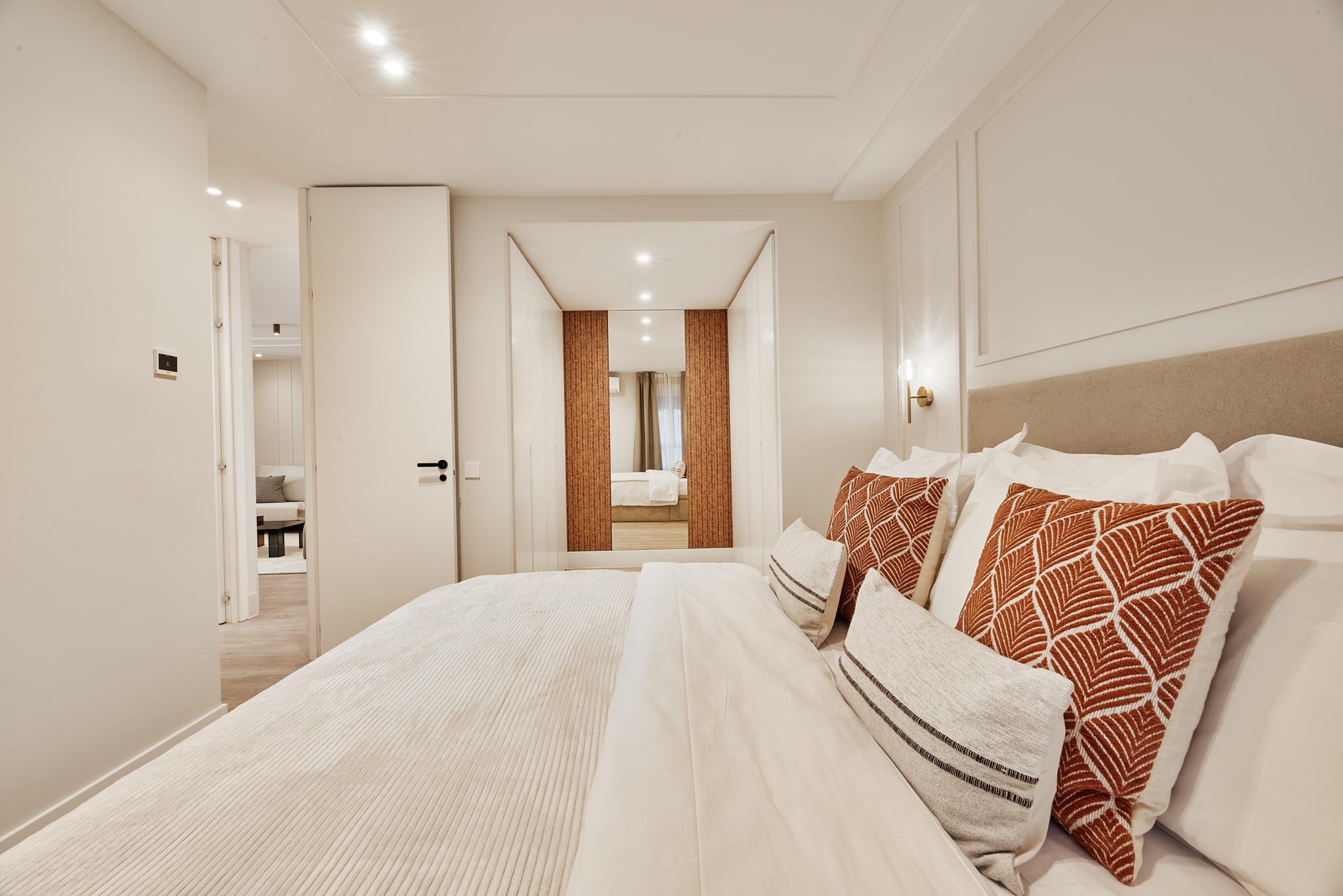 Imagen 27 Piso en venta en Madrid / Esquina con General Pardiñas.