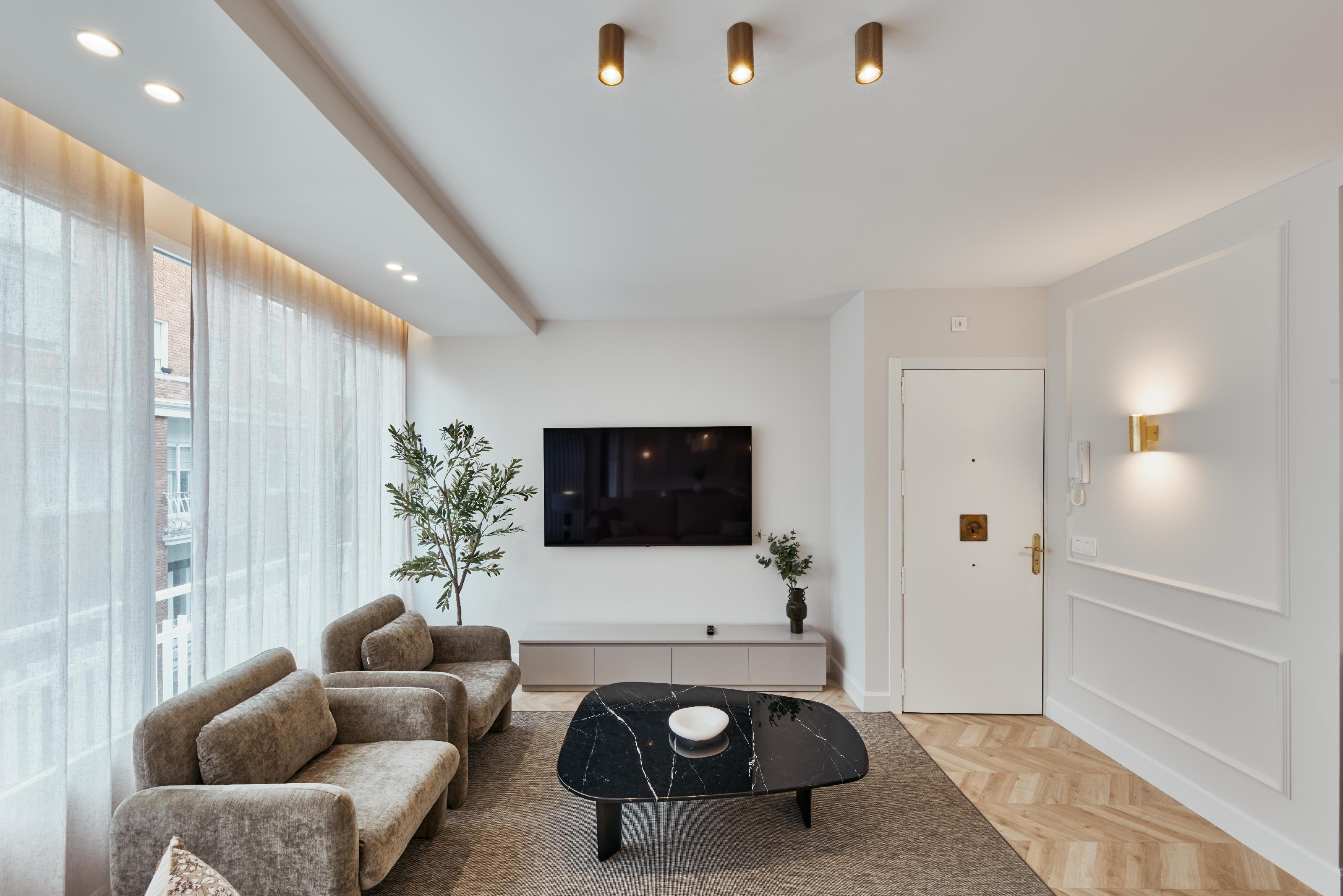 Imagen 3 Piso en venta en Madrid / Entre las calles Montesa y Alcántara.